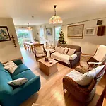 Fough East, Semesterbostad Oughterard
